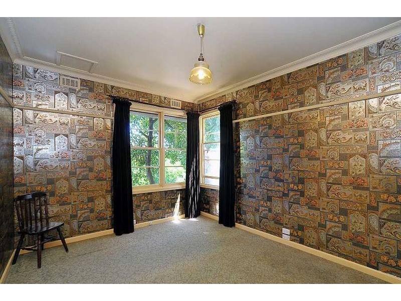 5 Heath Avenue, Ferntree Gully VIC 3156