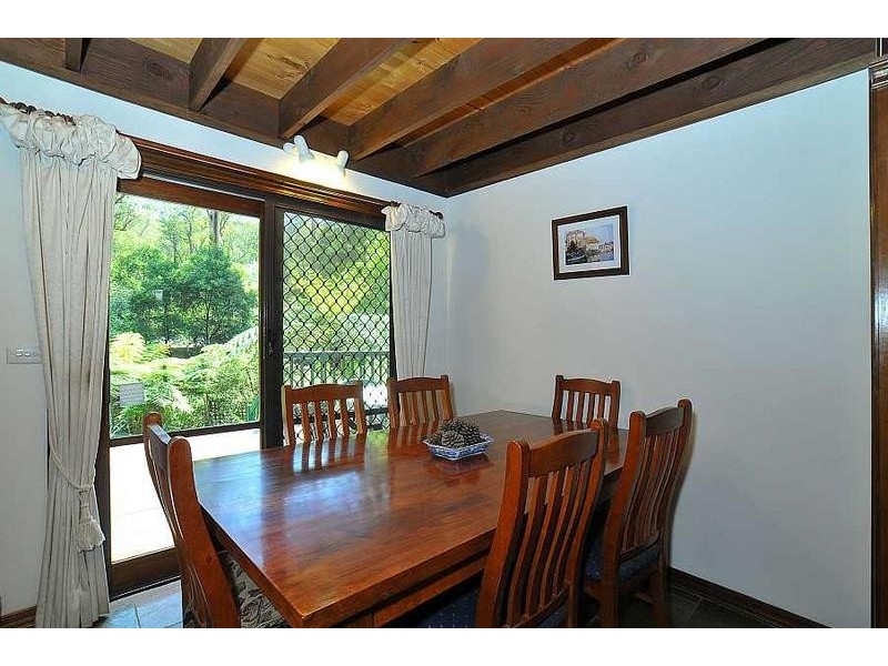 4 Woodland Grove, Selby VIC 3159