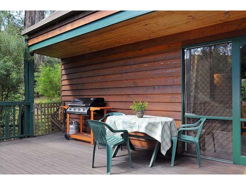 4 Woodland Grove, Selby VIC 3159