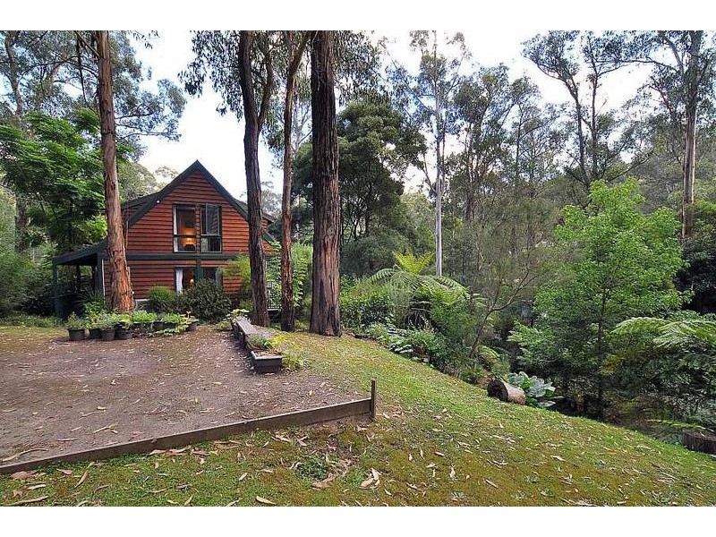 4 Woodland Grove, Selby VIC 3159