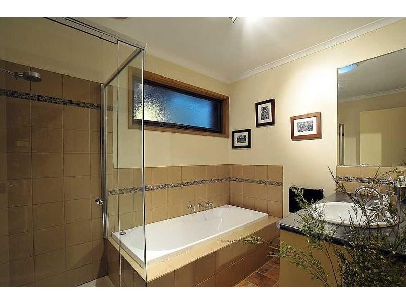 73 Temple Road, Selby VIC 3159