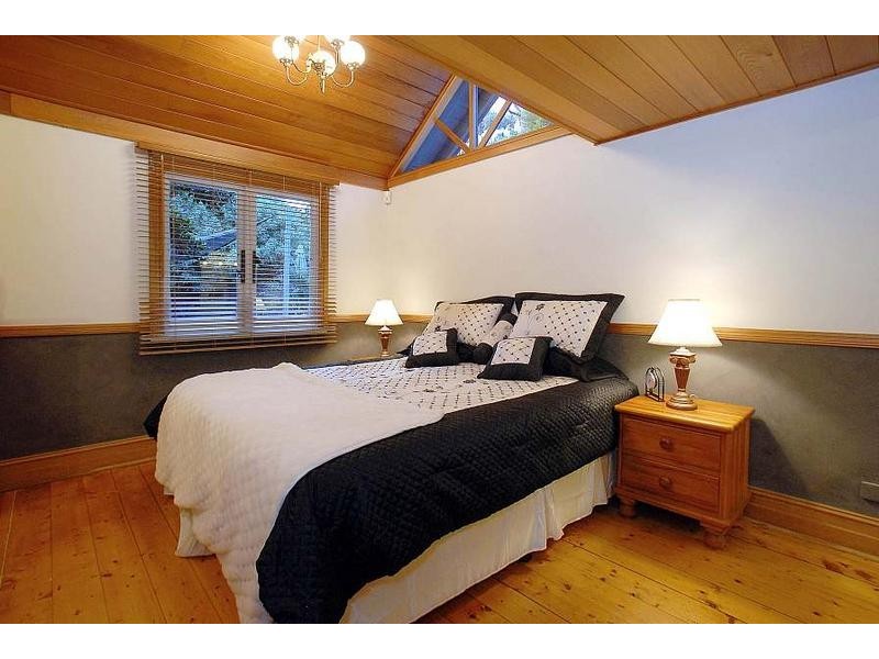 42 Morris Road, Upwey VIC 3158