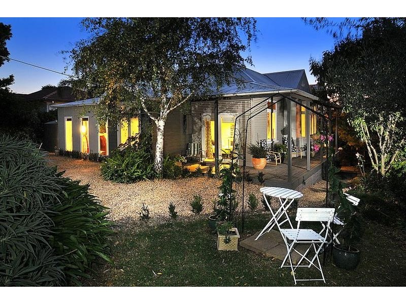 2 Schneider Street, Ferntree Gully VIC 3156