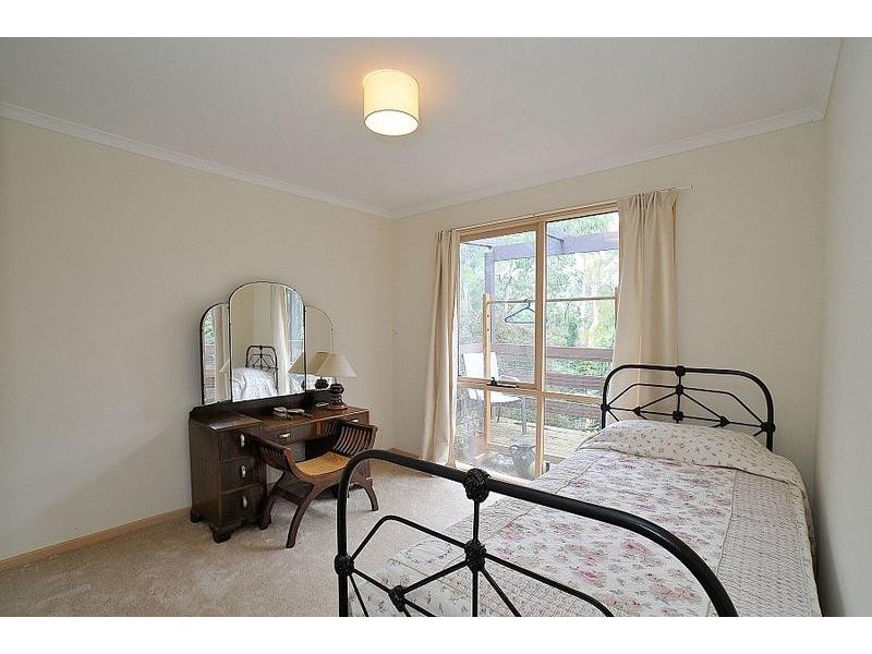 8 Creek Road, Belgrave VIC 3160