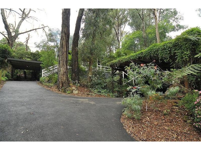 23 Sunnyside Terrace, Emerald VIC 3782