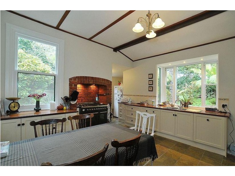 10 Owen Street, Kallista VIC 3791