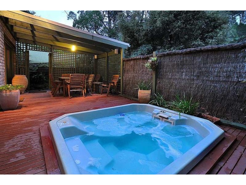 73 Temple Road, Selby VIC 3159