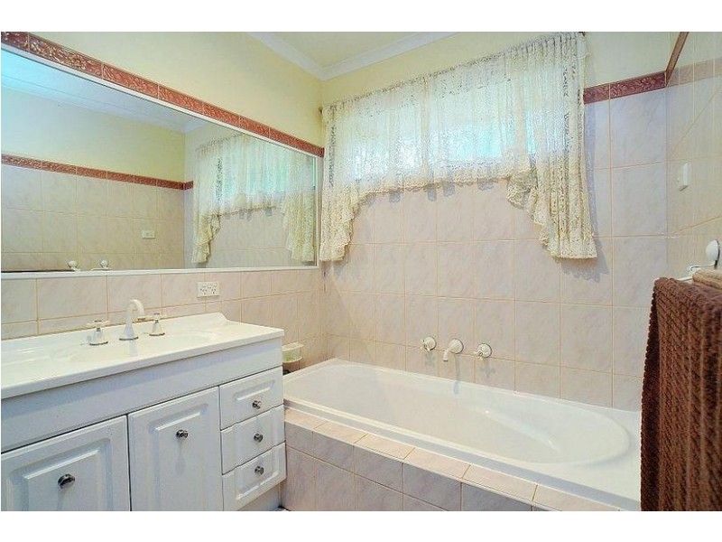 9 Heath Road, Belgrave Heights VIC 3160