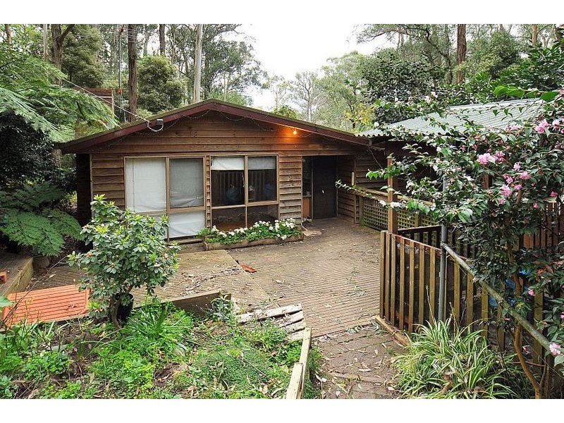 2 Thomas Street, Selby VIC 3159