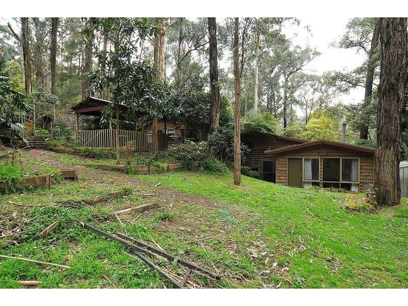 2 Thomas Street, Selby VIC 3159