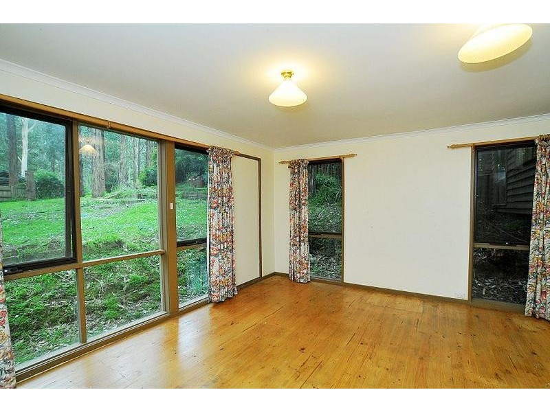 2 Thomas Street, Selby VIC 3159