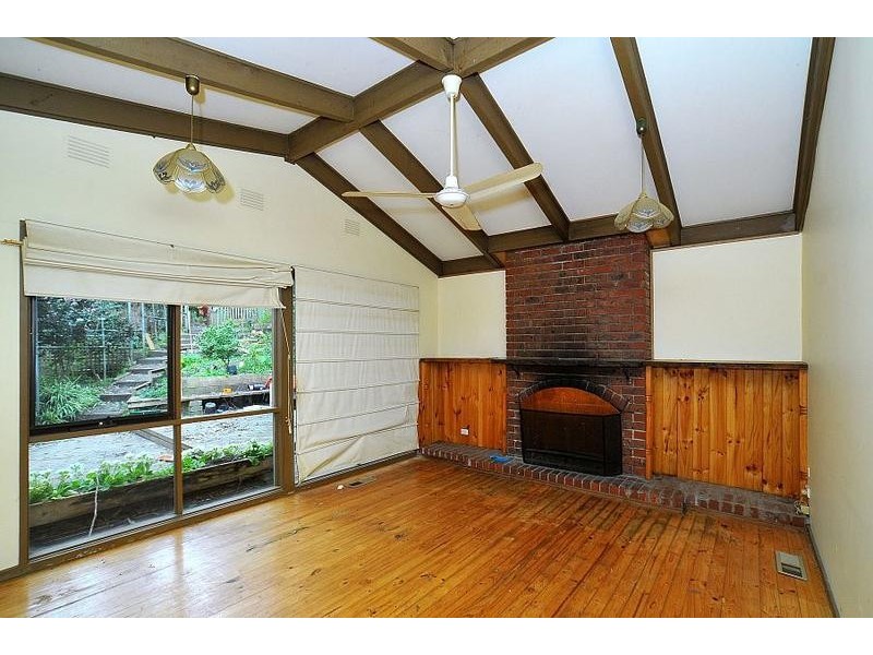 2 Thomas Street, Selby VIC 3159