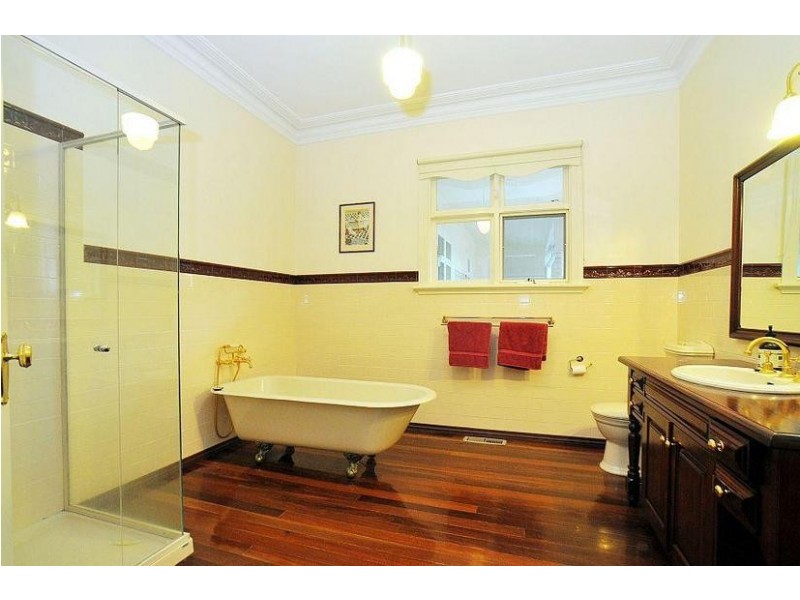 401-403 Glenfern Road, Upwey VIC 3158