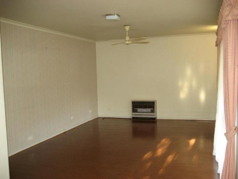 1/3 Bowen St, Ferntree Gully VIC 3156