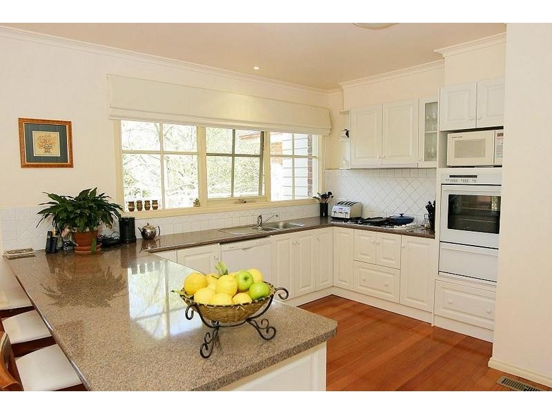 4 Lawrence Road, The Patch VIC 3792