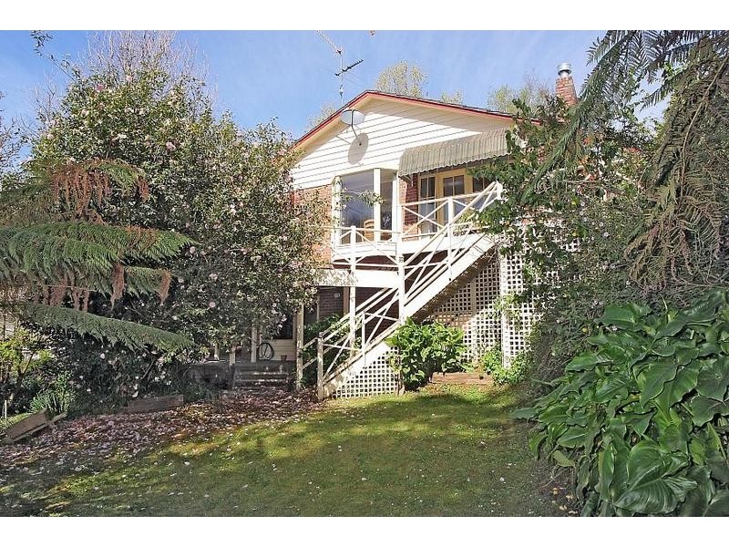 4 Lawrence Road, The Patch VIC 3792