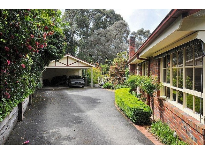 4 Lawrence Road, The Patch VIC 3792