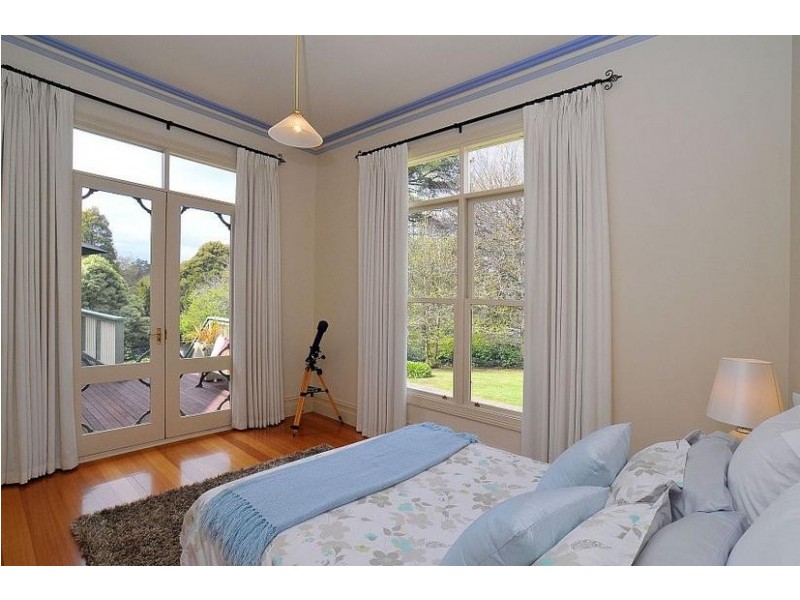 7 Clarkmont Road, Sassafras VIC 3787