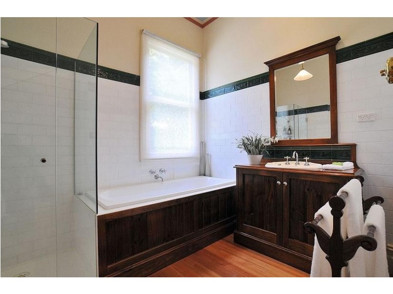 7 Clarkmont Road, Sassafras VIC 3787