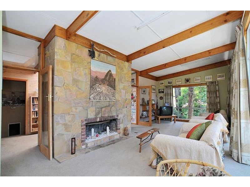 9 Mernda Road, Olinda VIC 3788