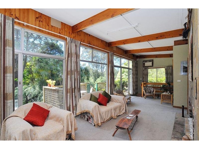 9 Mernda Road, Olinda VIC 3788