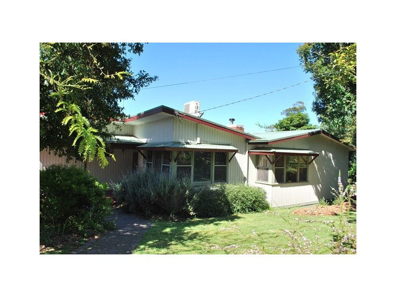 3 Darling Avenue, Upwey VIC 3158
