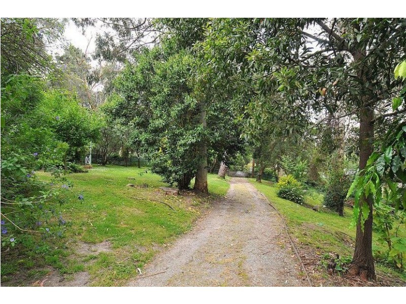 24 Osborne Avenue, Belgrave Heights VIC 3160