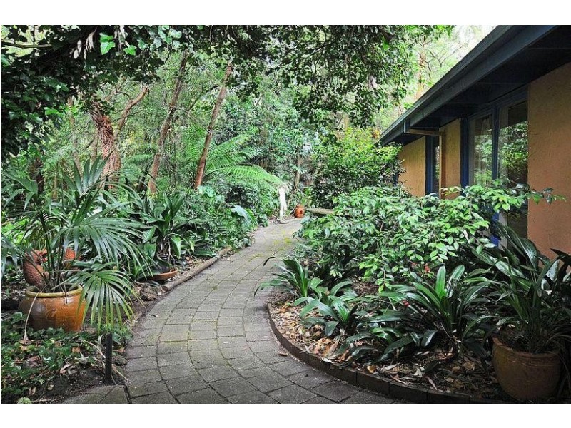 6 Borang Avenue, Selby VIC 3159