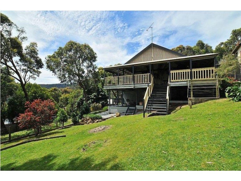 6 Vernon Street, Upper Ferntree Gully VIC 3156