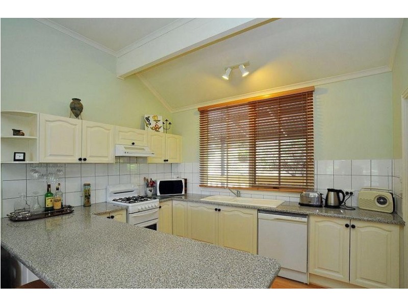 6 Vernon Street, Upper Ferntree Gully VIC 3156