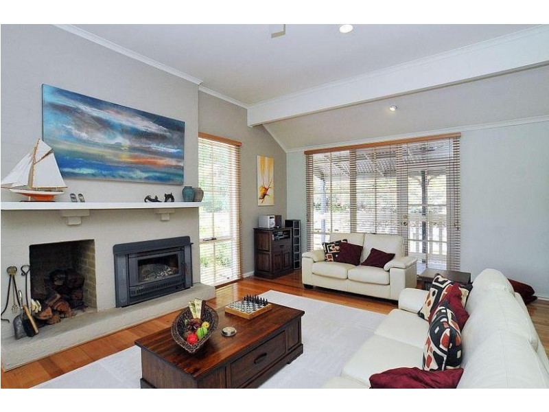 6 Vernon Street, Upper Ferntree Gully VIC 3156