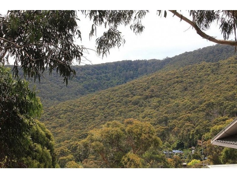 6 Vernon Street, Upper Ferntree Gully VIC 3156
