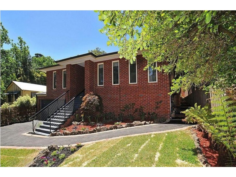 85 Alexander Avenue, Upwey VIC 3158