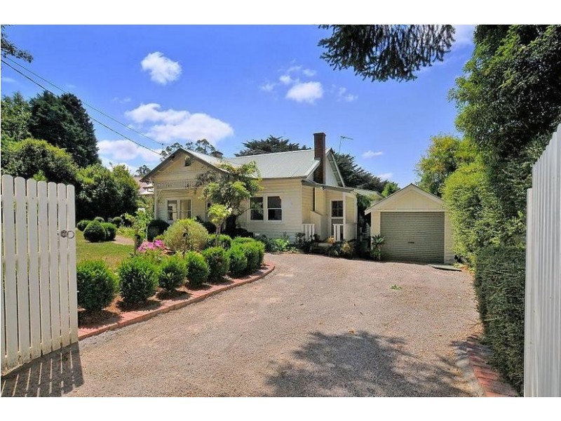 13 The Crescent, Sassafras VIC 3787