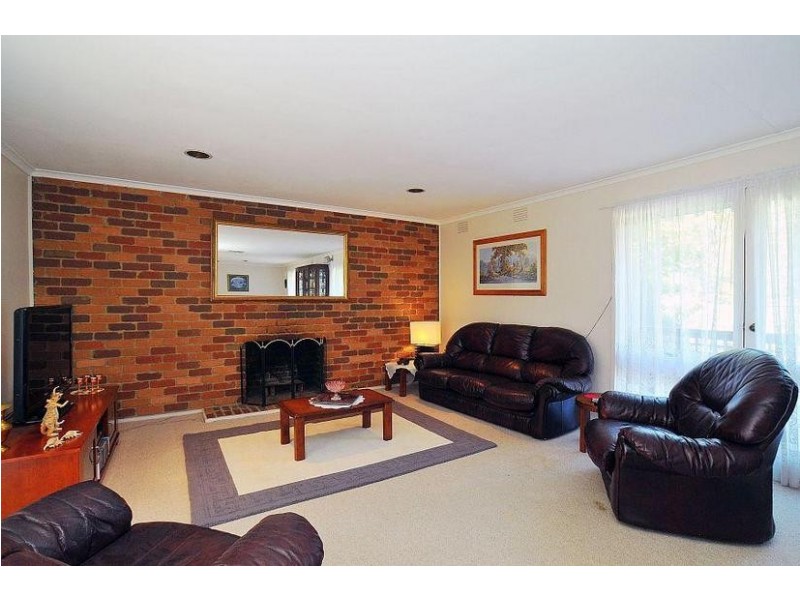 12 Belgrave Avenue, Belgrave VIC 3160