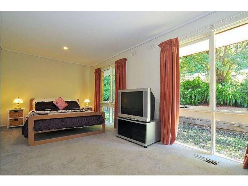 12 Belgrave Avenue, Belgrave VIC 3160