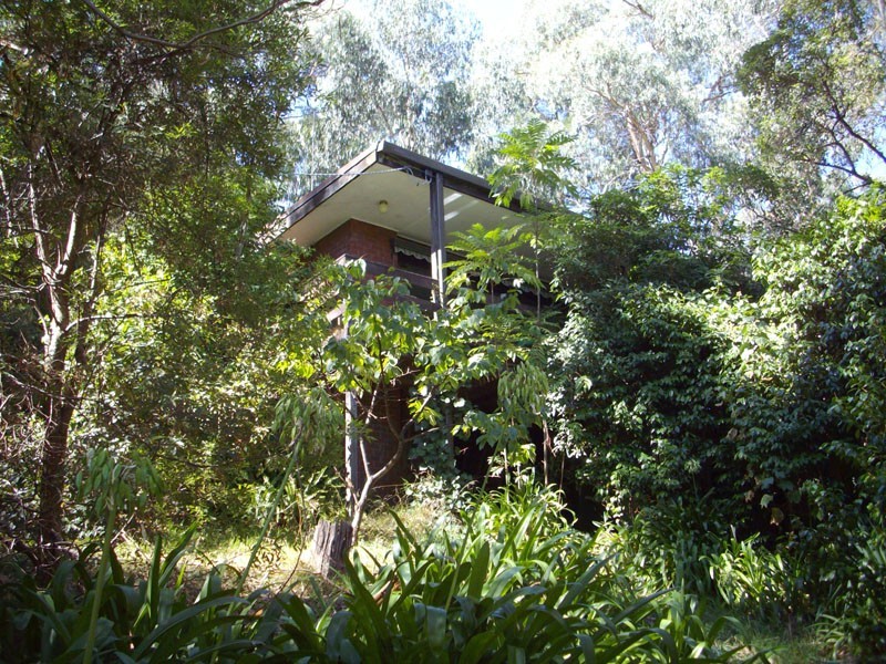 8 Gordon Avenue, Tecoma VIC 3160