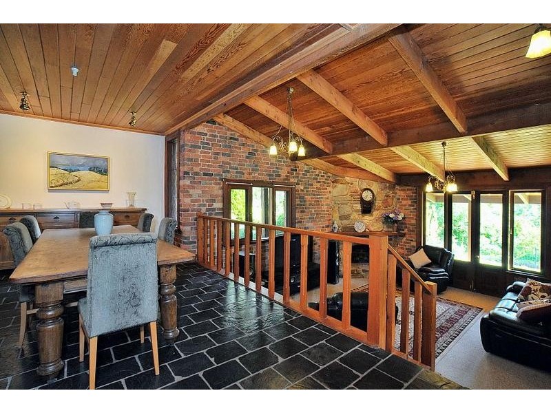 32 William Road, The Patch VIC 3792