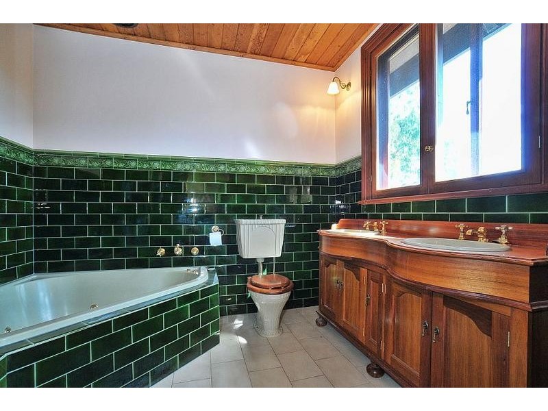 32 William Road, The Patch VIC 3792