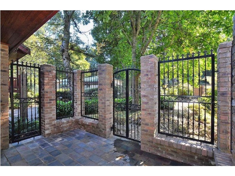 14 Old Coonara Road, Olinda VIC 3788