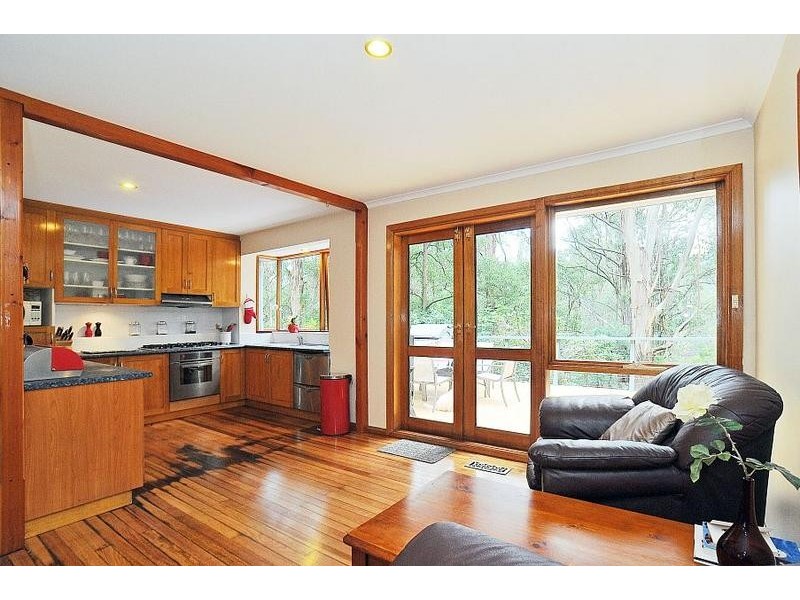 5 St.James Avenue, Kallista VIC 3791