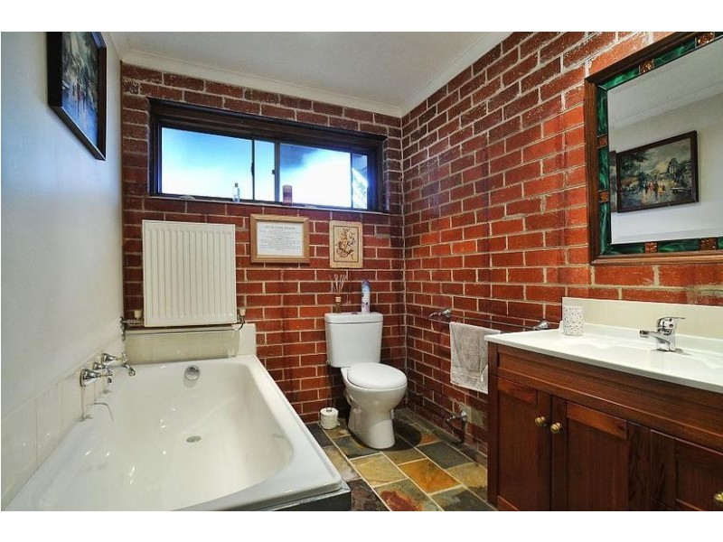 16 Nathalia Road, Belgrave South VIC 3160