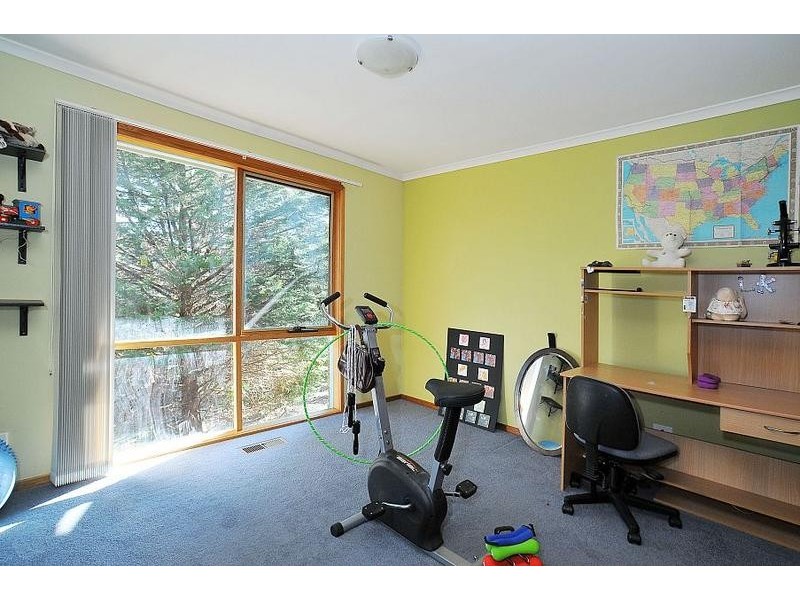 2 Vernon Street, Upper Ferntree Gully VIC 3156