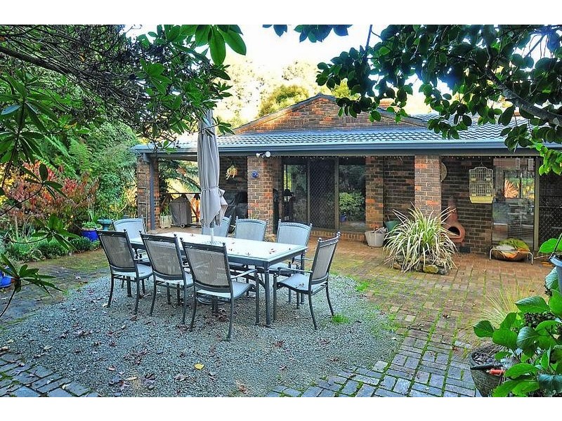 11 Sycamore Avenue, Emerald VIC 3782