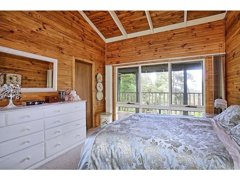 26 Hughes Street, Upwey VIC 3158
