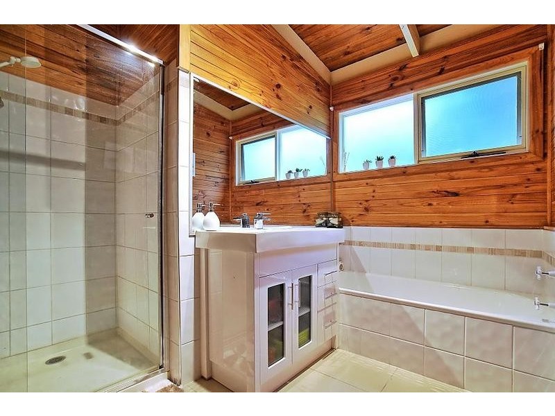 26 Hughes Street, Upwey VIC 3158