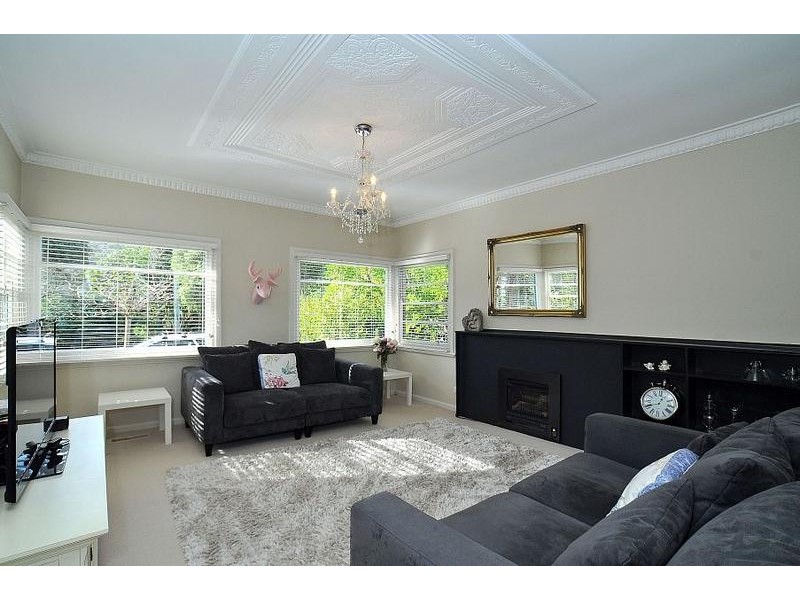 6 Darling Avenue, Upwey VIC 3158