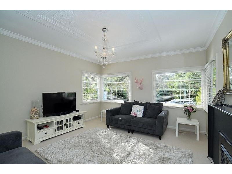 6 Darling Avenue, Upwey VIC 3158