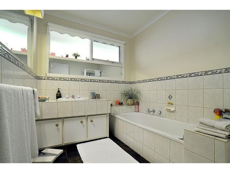 18 Benson Street, Belgrave VIC 3160