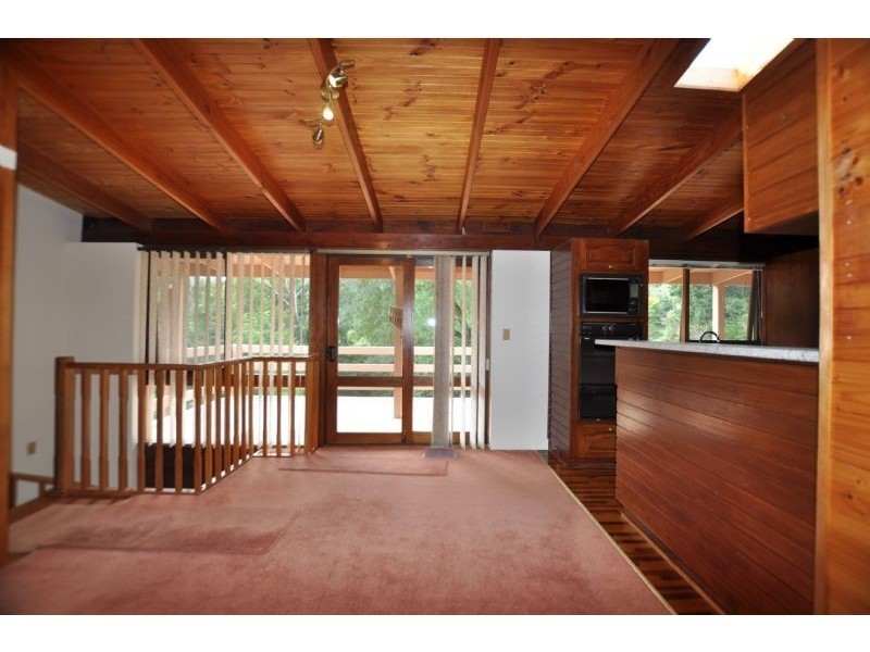 8 Caroline Crescent, Emerald VIC 3782